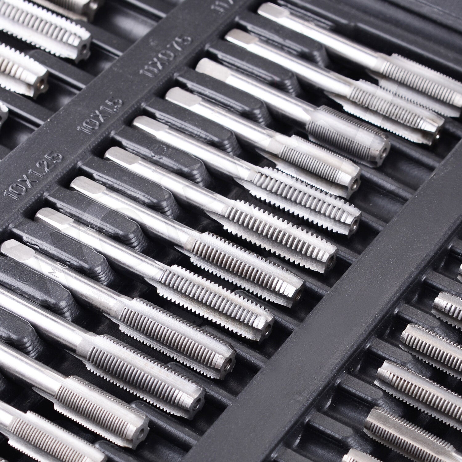 118pc Tap & Die Set – Metric Screw Thread Drill Kit M2-M18