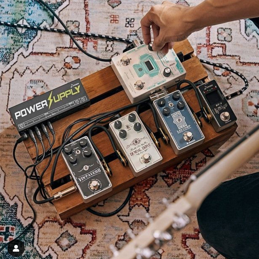 DONNER Aluminium Effects Pedal Board with Patch Cable & Carry Bag